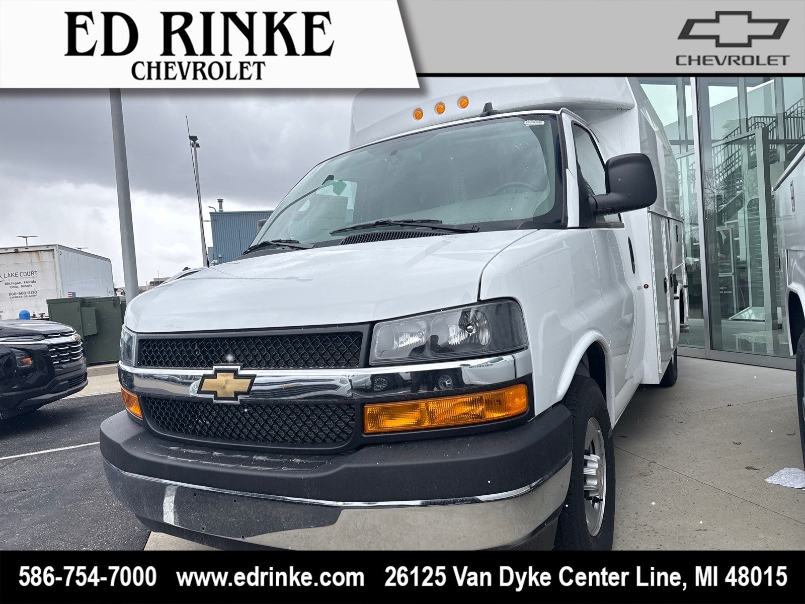 2025 Chevrolet Express Cutaway 3500 1WT