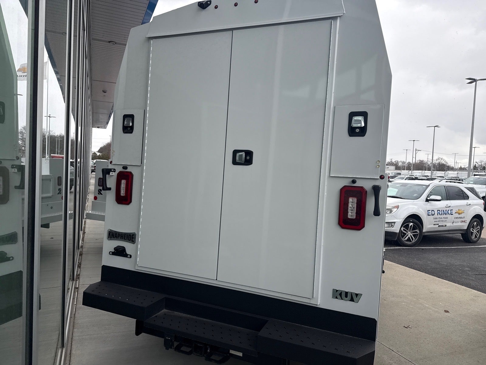 2025 Chevrolet Express Cutaway 3500 1WT