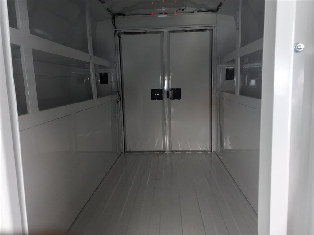 2024 Chevrolet Express Cutaway 3500 1WT