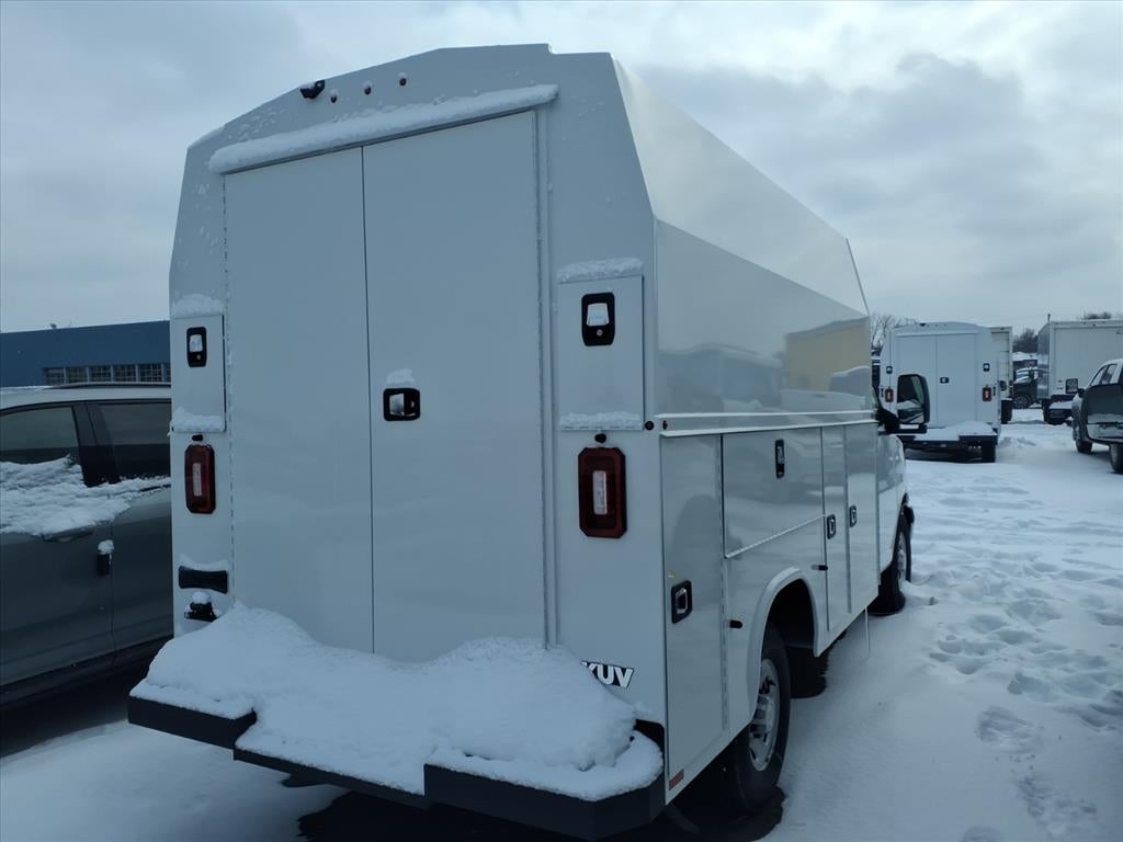 2024 Chevrolet Express Cutaway 3500 1WT