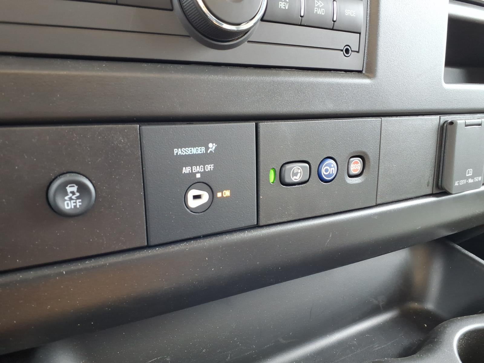 2025 Chevrolet Express Cutaway 3500 1WT