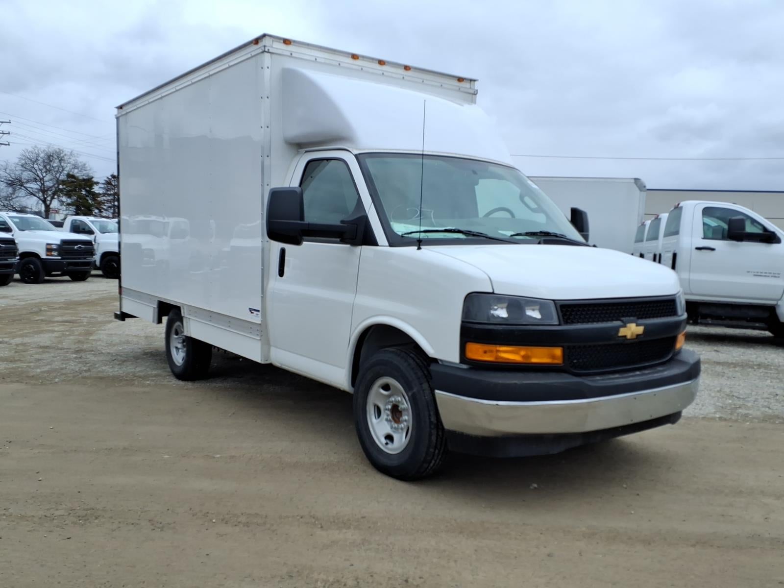2025 Chevrolet Express Cutaway 3500 1WT