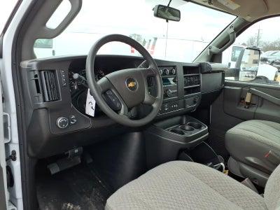 2025 Chevrolet Express Cutaway 3500 1WT