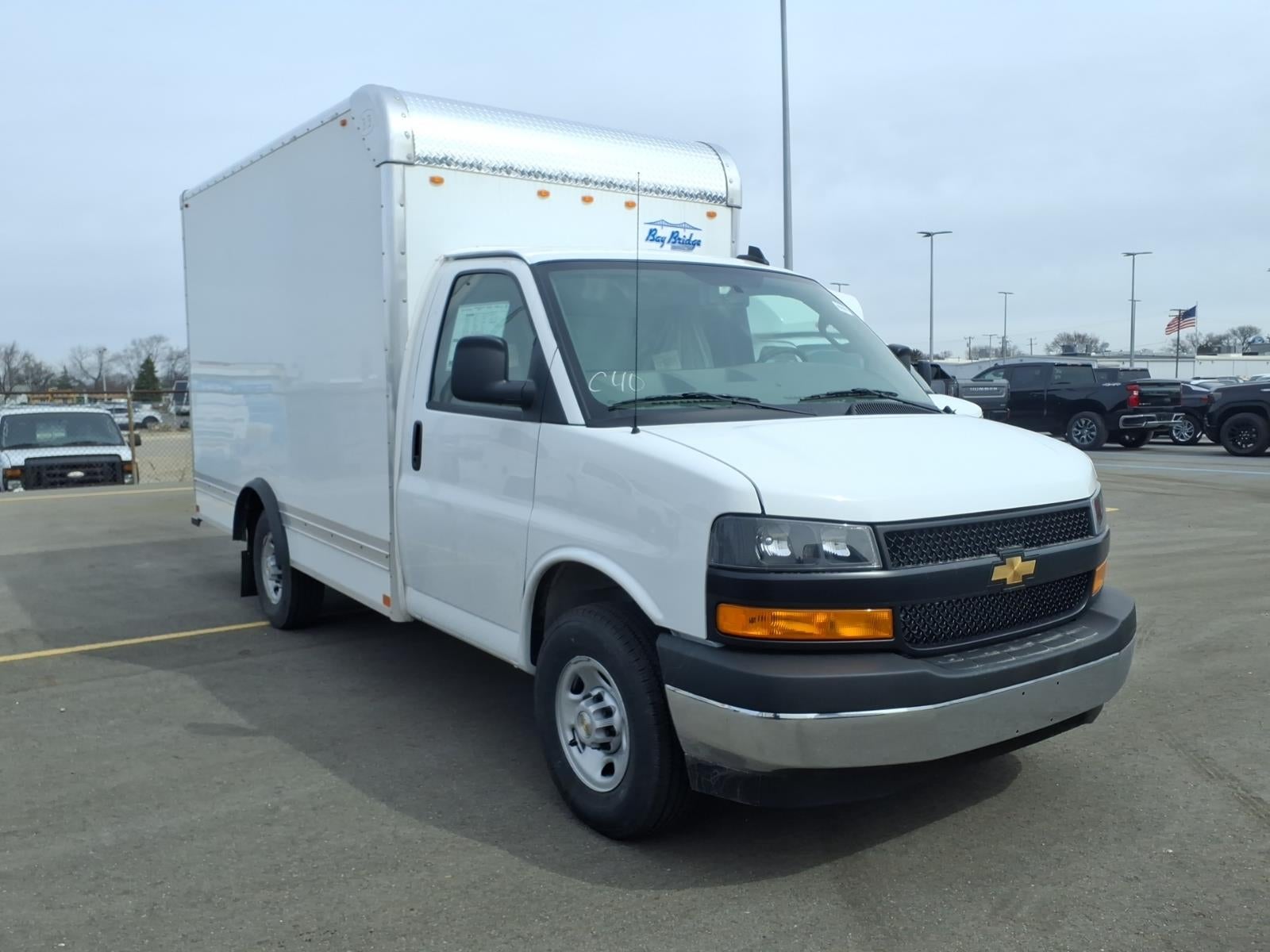 2025 Chevrolet Express Cutaway 3500 1WT