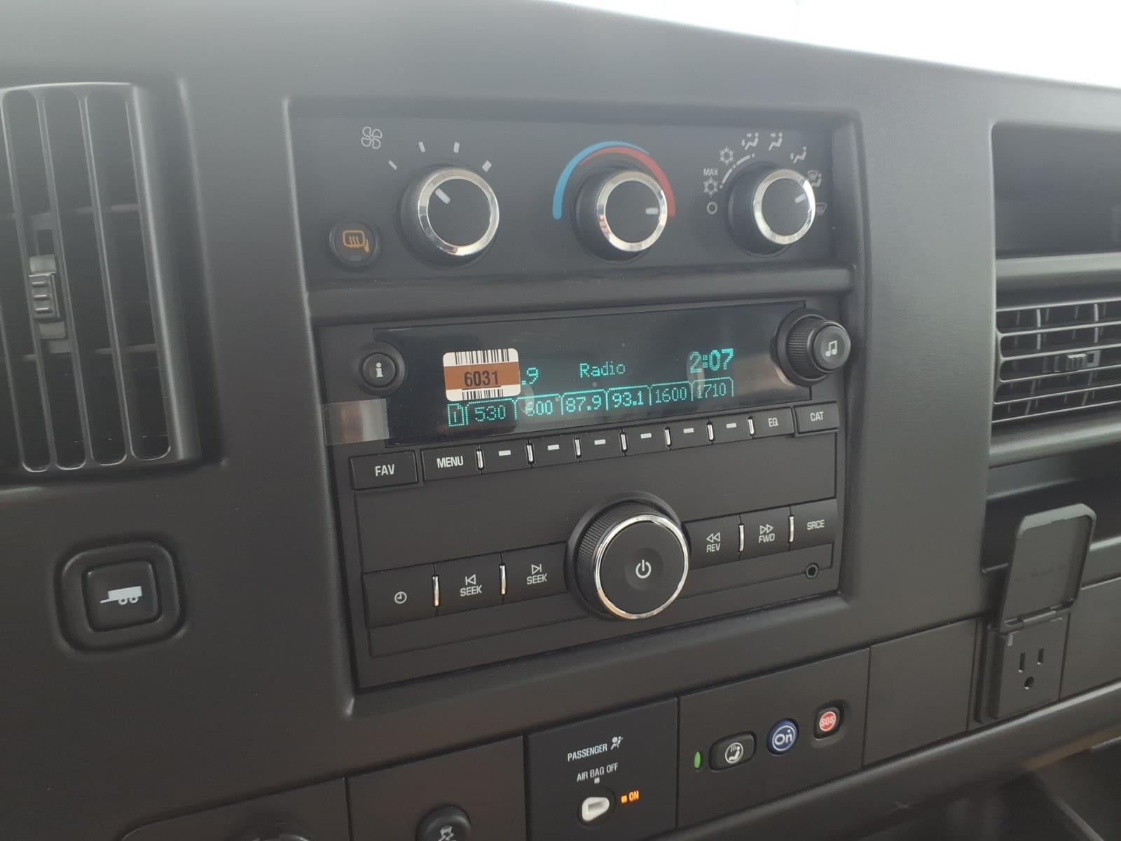 2025 Chevrolet Express Cutaway 3500 1WT