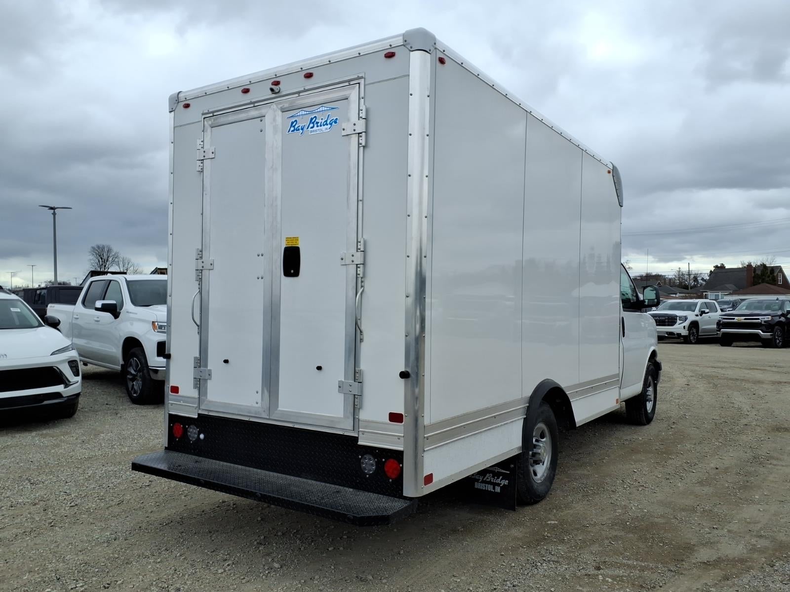 2025 Chevrolet Express Cutaway 3500 1WT