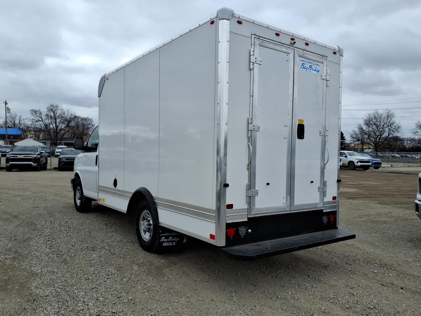 2025 Chevrolet Express Cutaway 3500 1WT