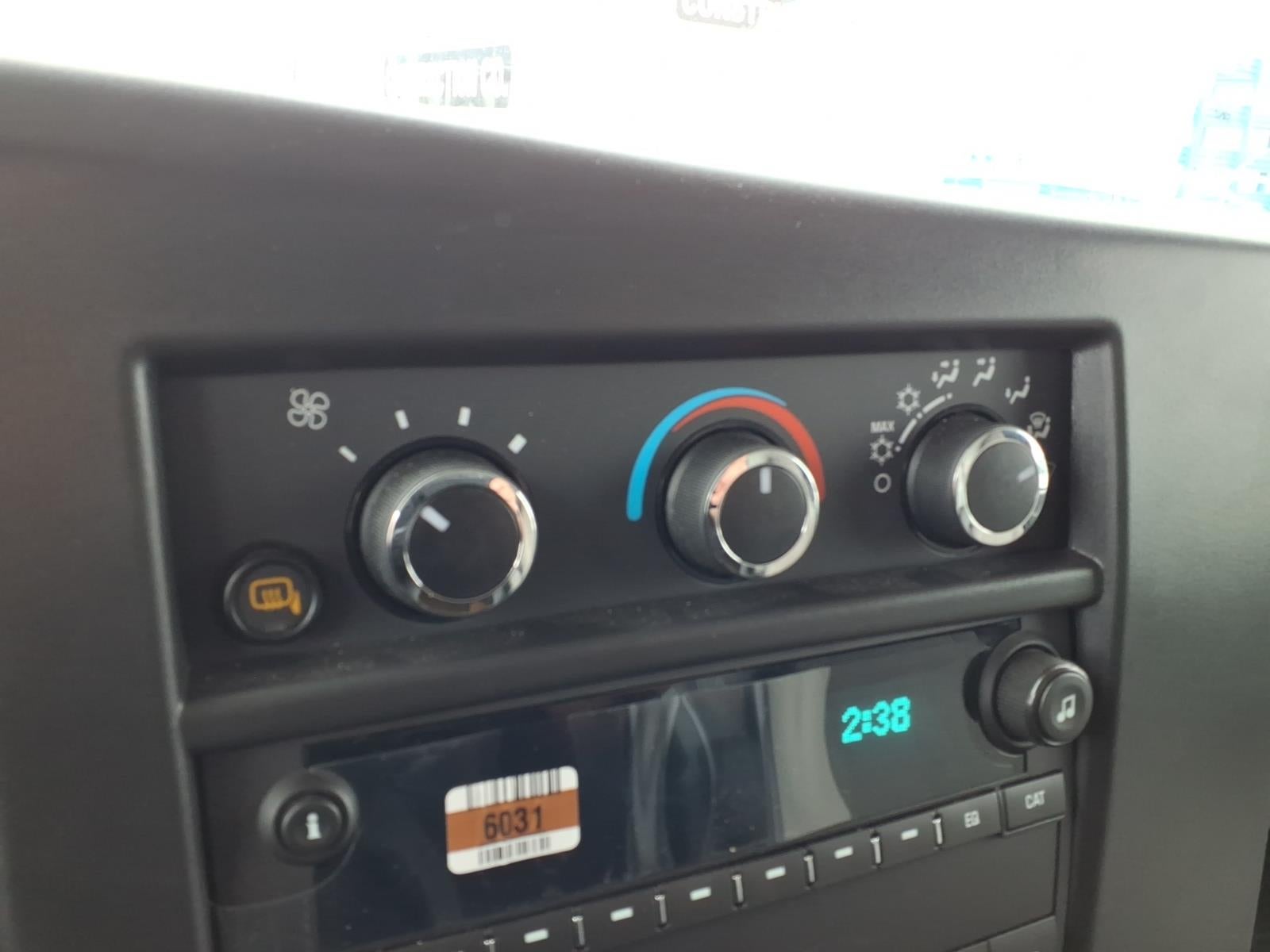 2025 Chevrolet Express Cutaway 3500 1WT