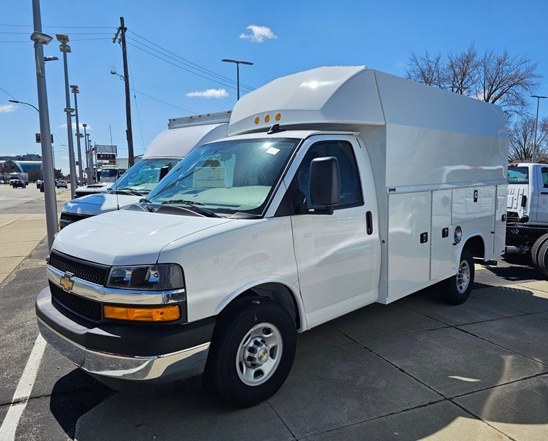 2024 Chevrolet Express Cutaway 3500 1WT