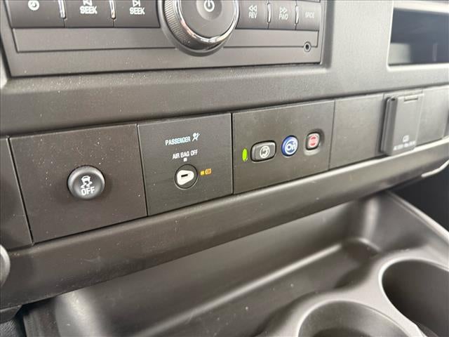 2025 Chevrolet Express Cutaway 3500 1WT