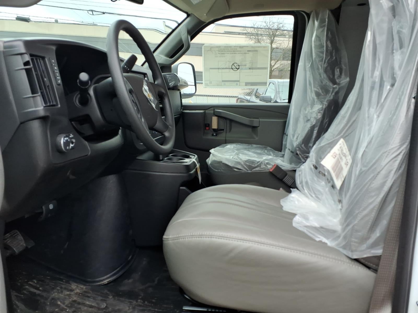 2026 Chevrolet Express Cutaway 3500 1WT