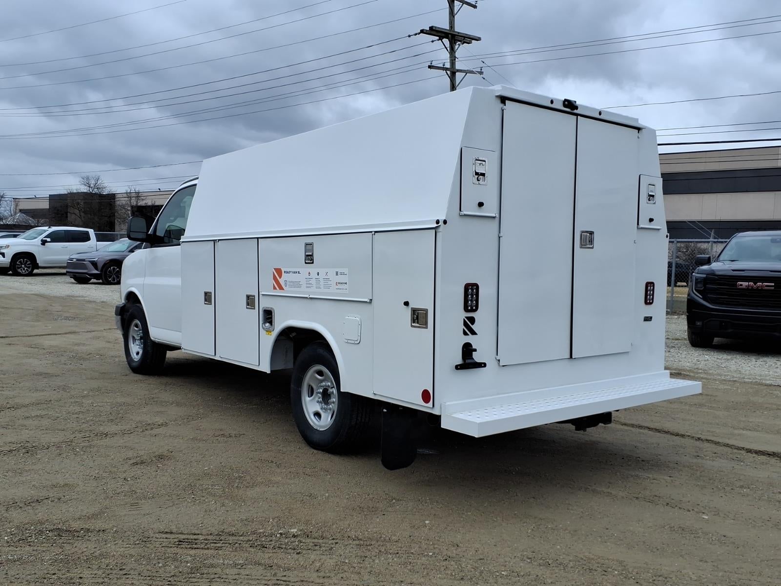 2026 Chevrolet Express Cutaway 3500 1WT