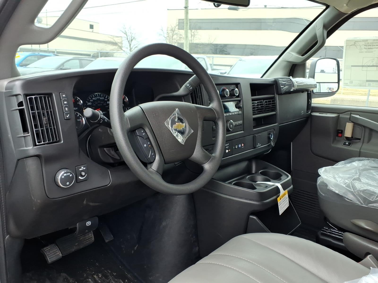 2026 Chevrolet Express Cutaway 3500 1WT