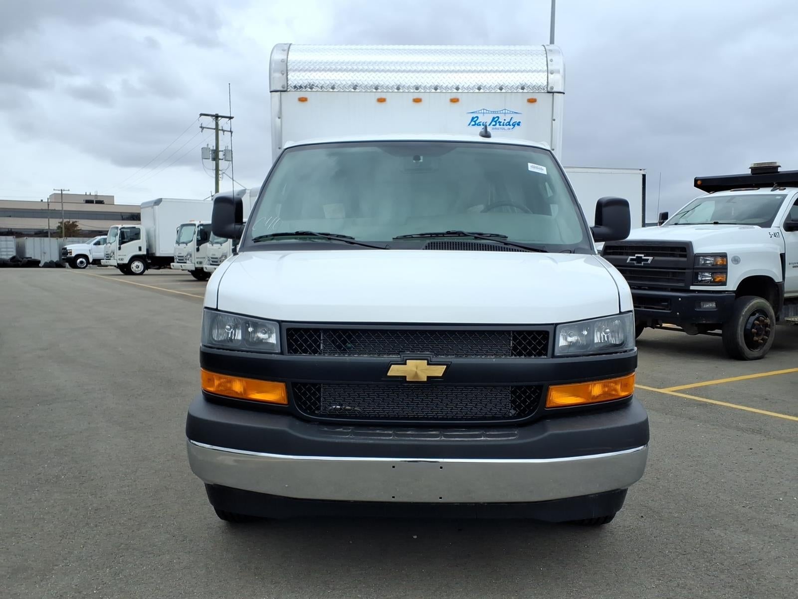 2025 Chevrolet Express Cargo WT