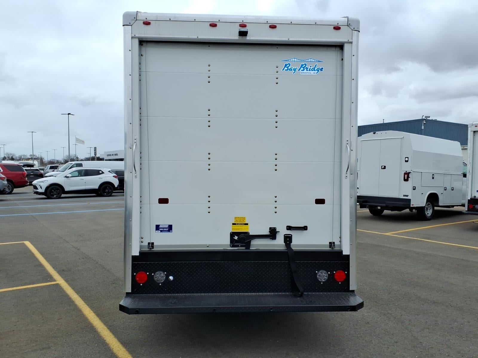 2025 Chevrolet Express Cargo WT