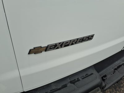 2025 Chevrolet Express Cargo WT
