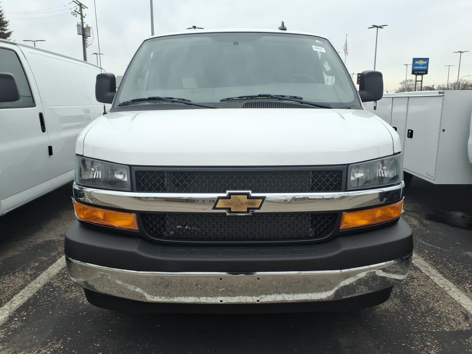 2025 Chevrolet Express Cargo WT