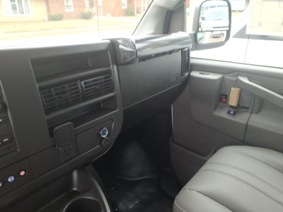 2025 Chevrolet Express Cargo WT