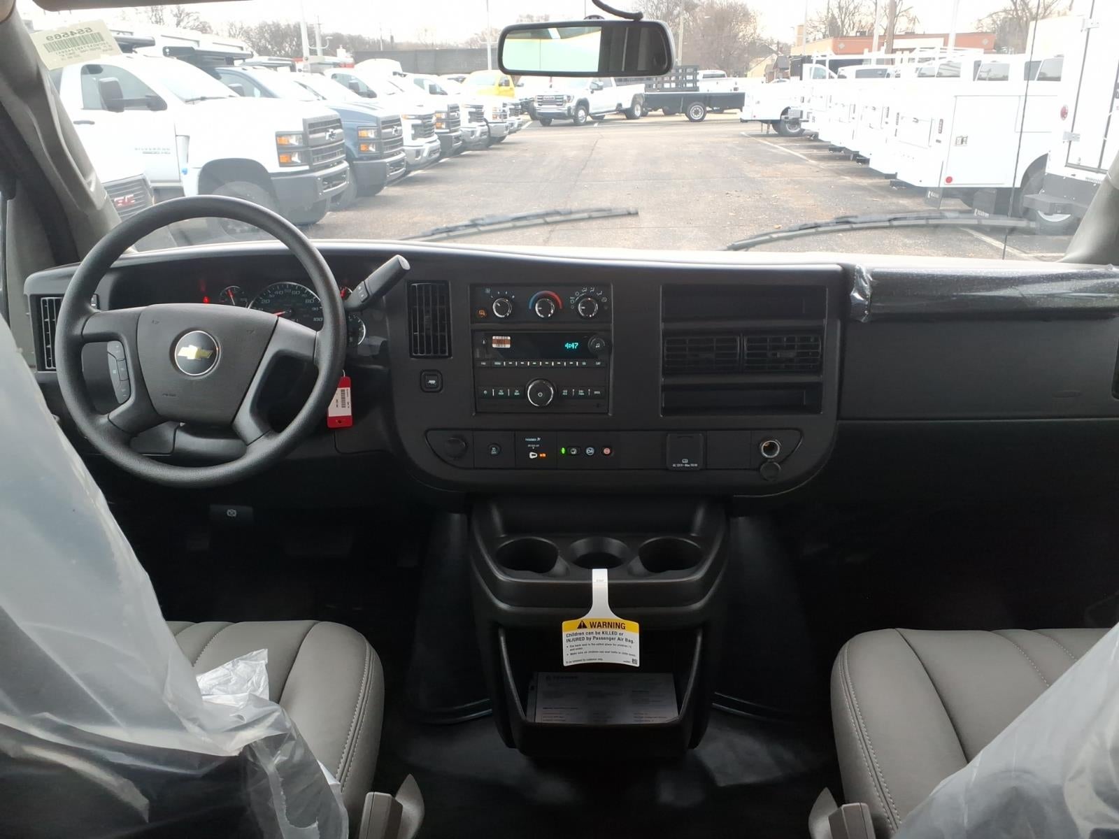 2025 Chevrolet Express Cargo WT