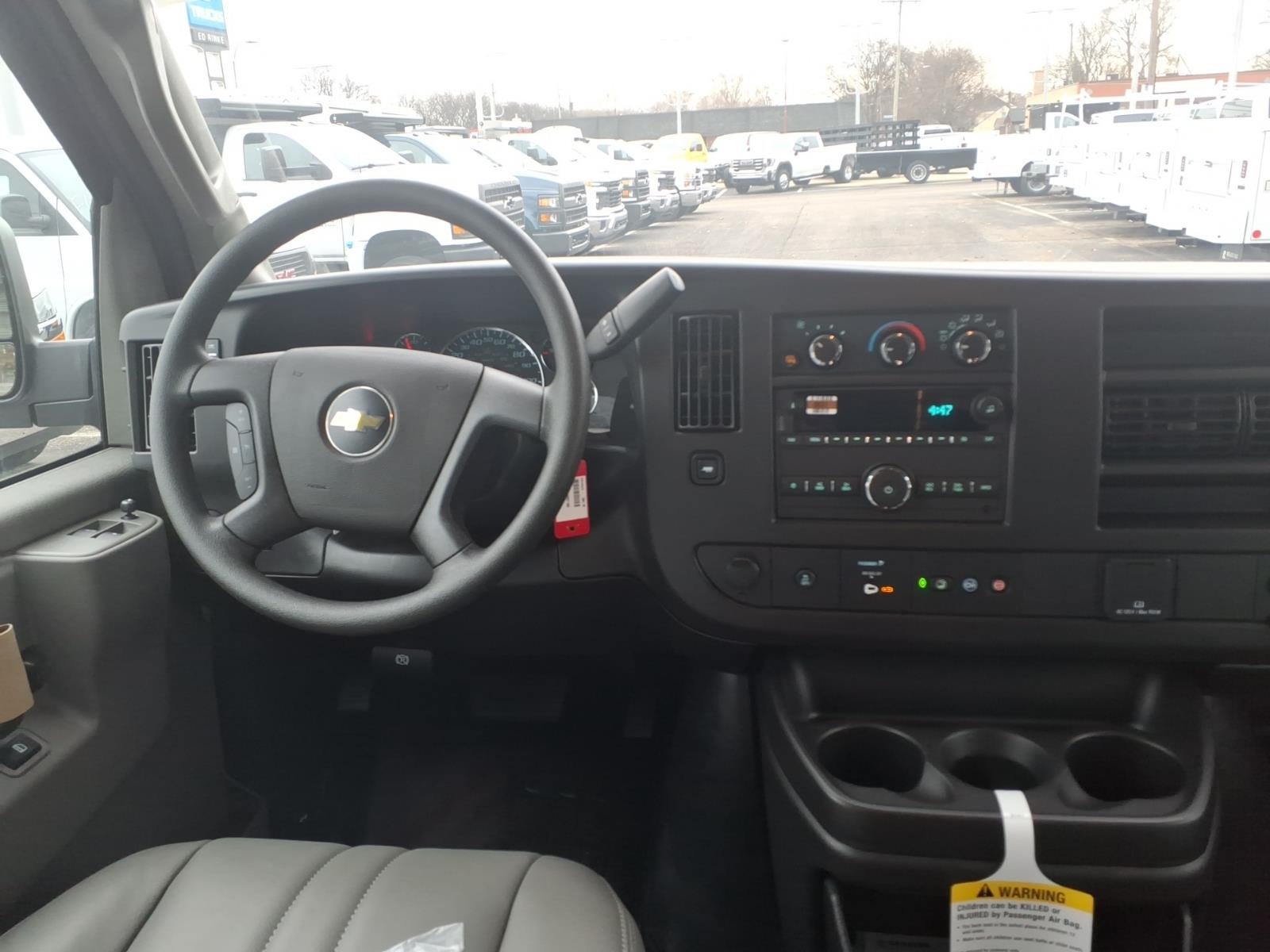 2025 Chevrolet Express Cargo WT