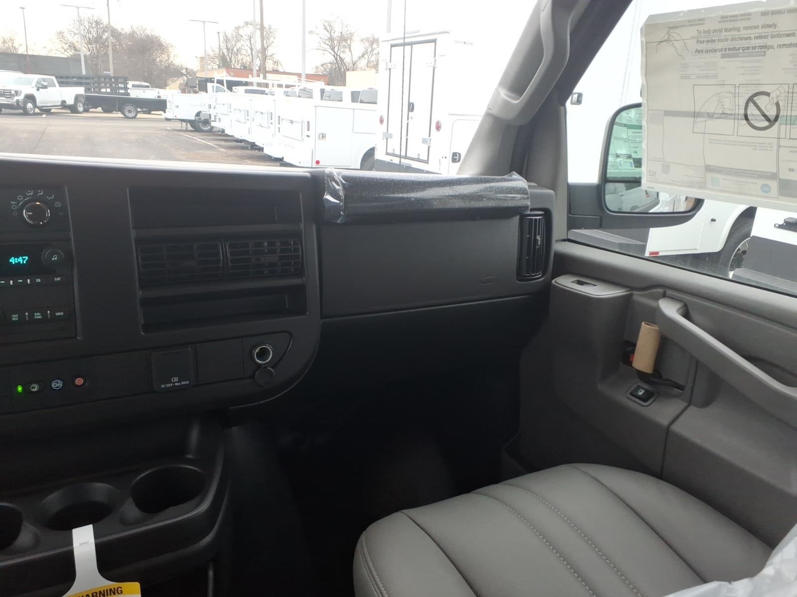 2025 Chevrolet Express Cargo WT