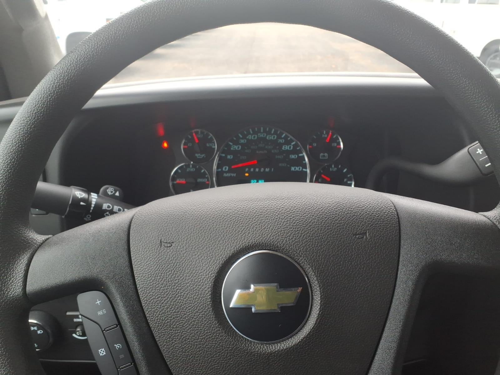 2025 Chevrolet Express Cargo WT