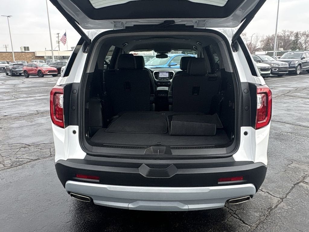 2023 GMC Acadia SLT