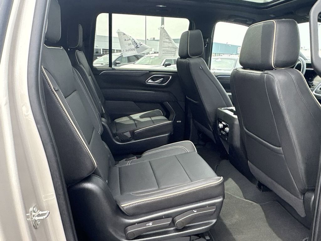 2023 GMC Yukon XL SLT
