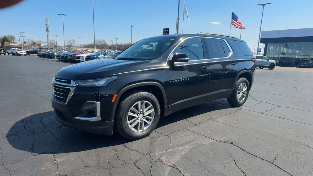 2023 Chevrolet Traverse LT Cloth