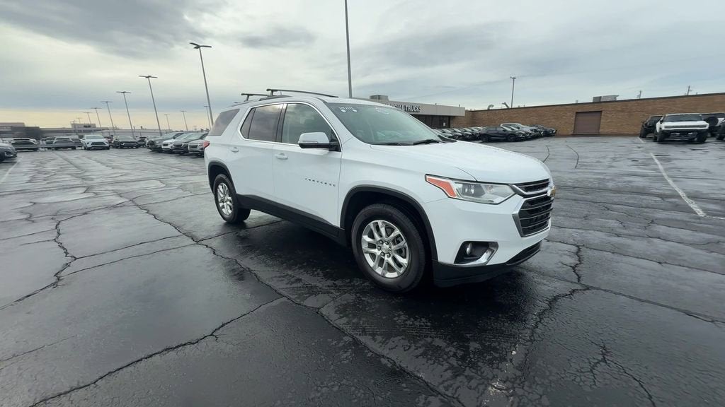 Used 2018 Chevrolet Traverse 1LT with VIN 1GNEVGKW0JJ165289 for sale in Center Line, MI