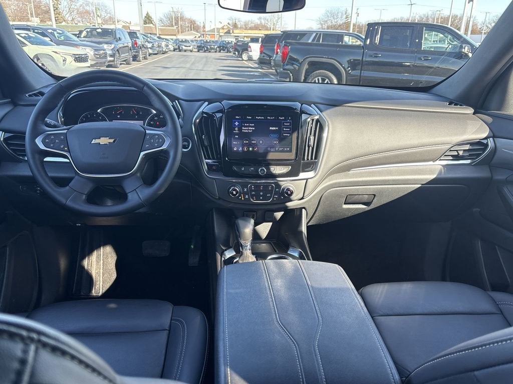 2023 Chevrolet Traverse LT Leather