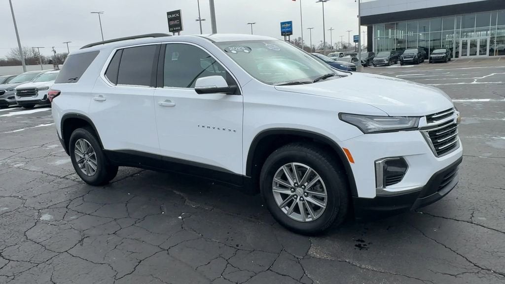 2023 Chevrolet Traverse LT Leather
