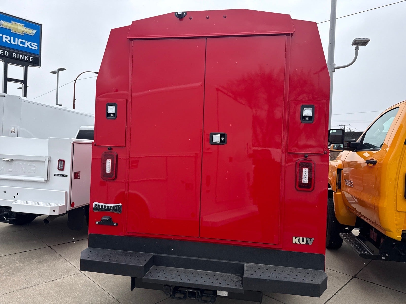 2026 Chevrolet Express Cutaway 3500 1WT