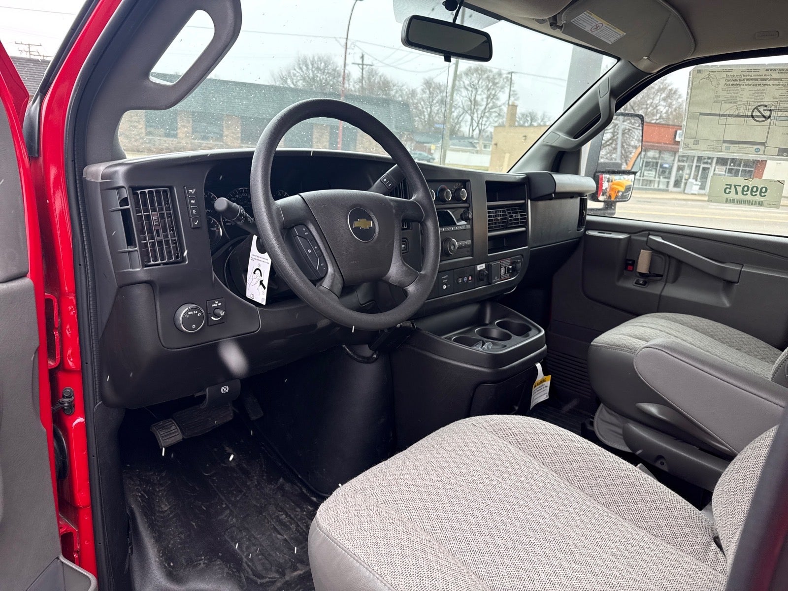 2026 Chevrolet Express Cutaway 3500 1WT