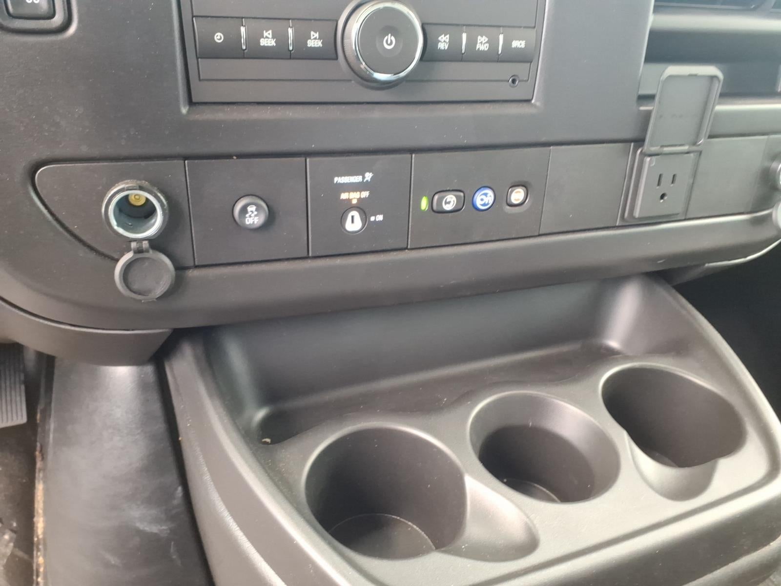 2025 Chevrolet Express Cutaway 3500 1WT