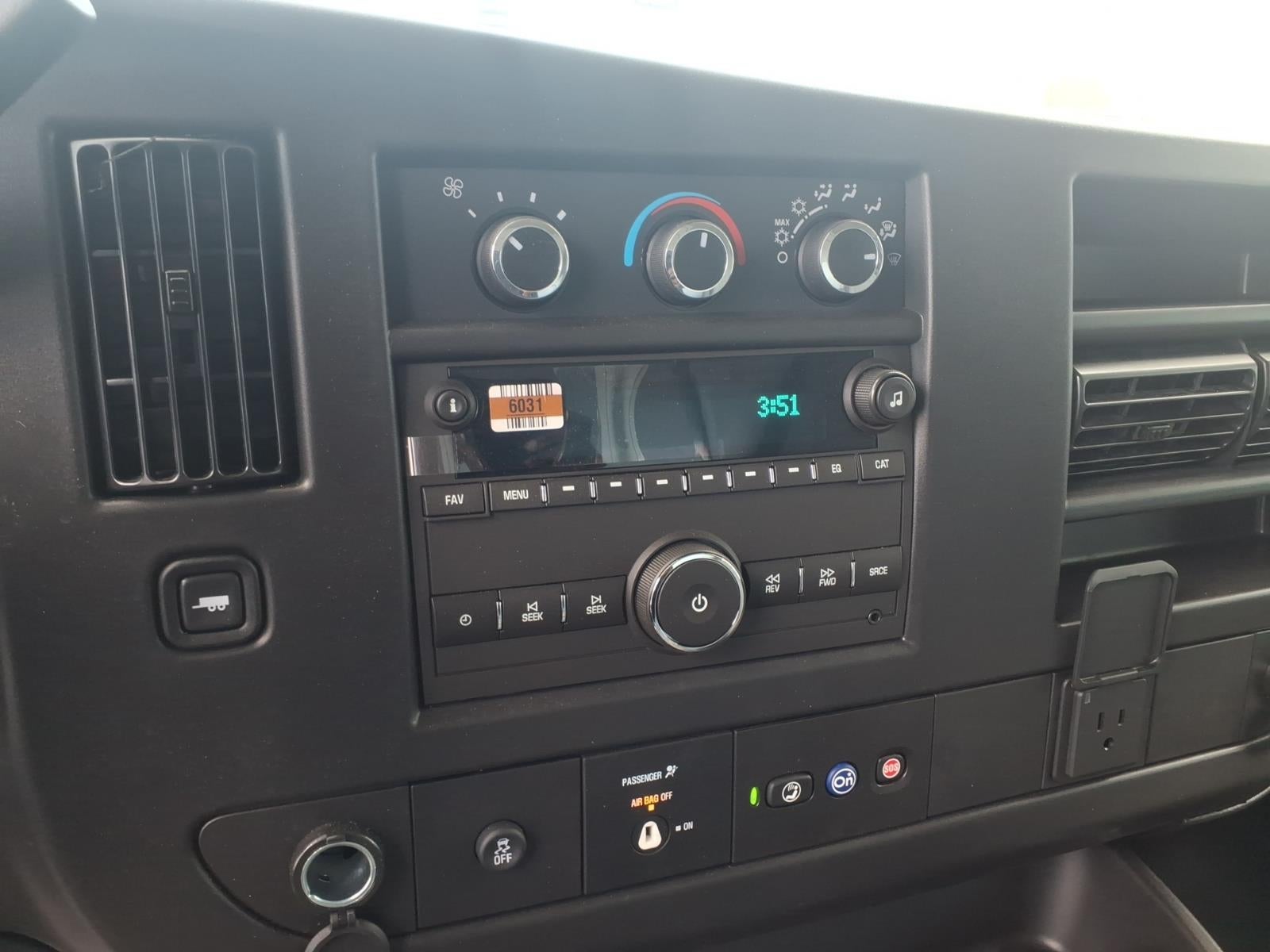 2025 Chevrolet Express Cutaway 3500 1WT