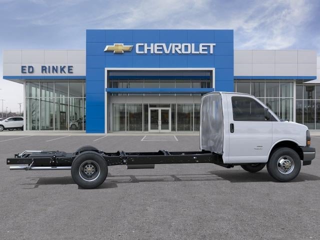 2025 Chevrolet Express Cutaway 3500 1WT