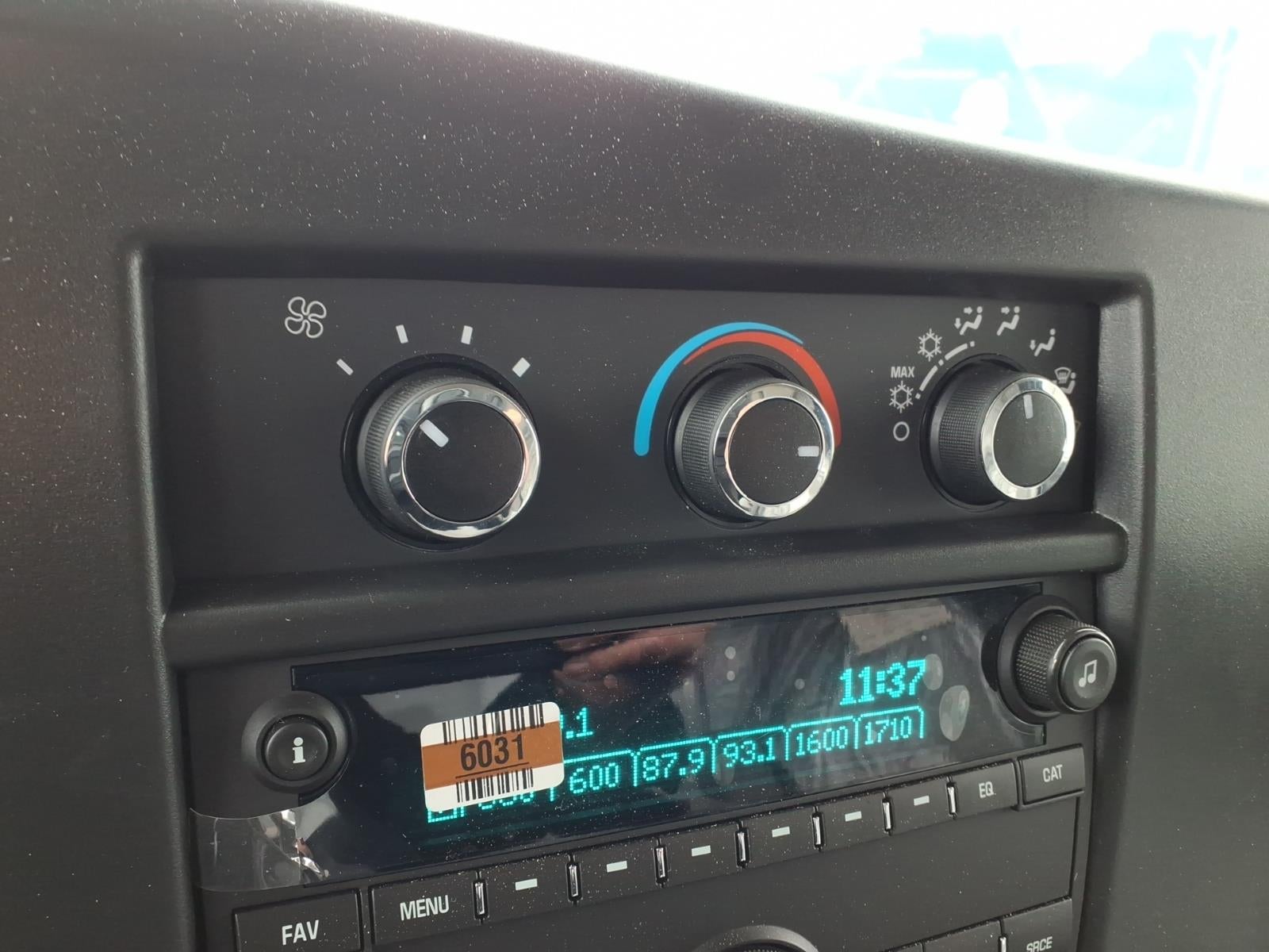 2025 Chevrolet Express Cutaway 3500 1WT