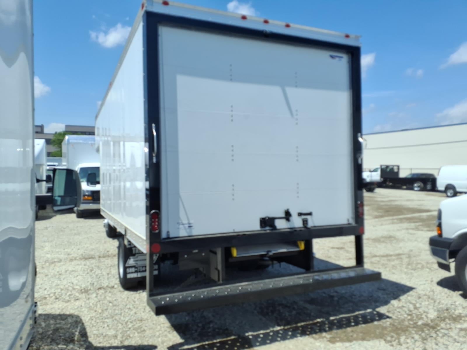 2025 Chevrolet Express Cutaway 3500 1WT