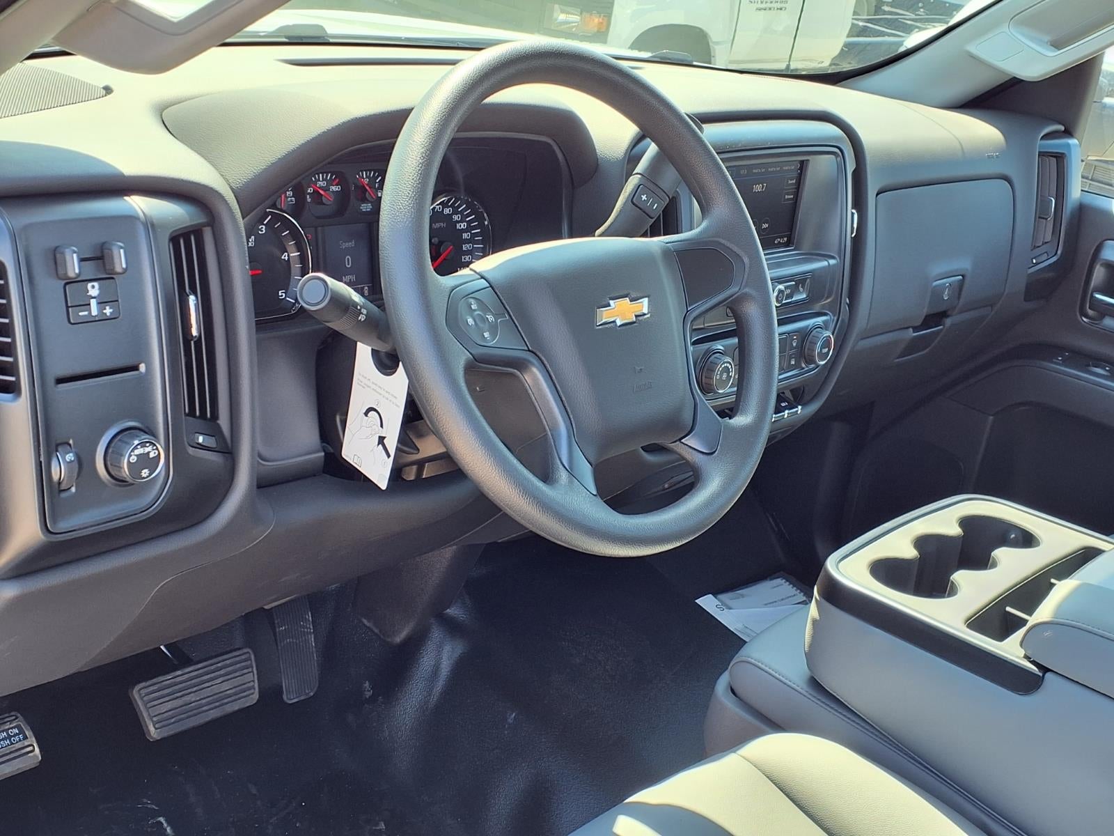 2025 Chevrolet Silverado 5500 HD Work Truck