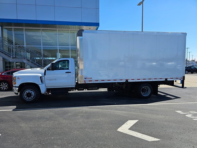 2024 Chevrolet Silverado 5500 HD Work Truck
