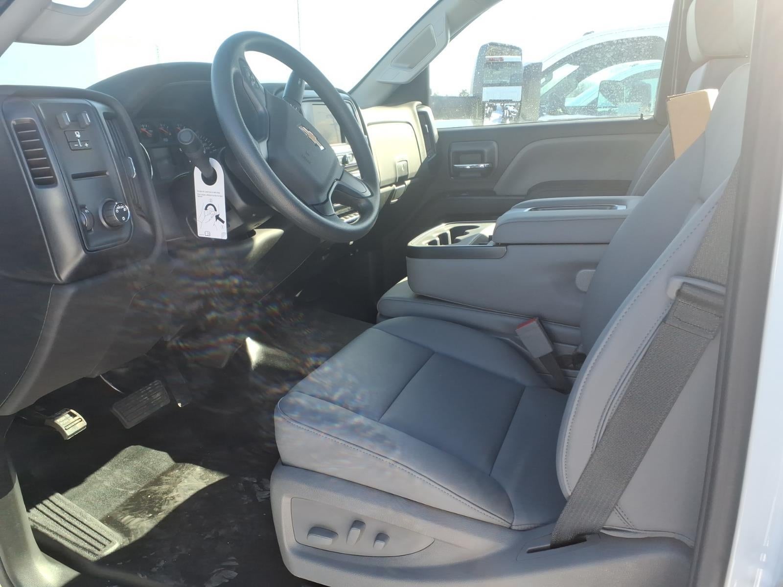 2025 Chevrolet Silverado 6500 HD Work Truck