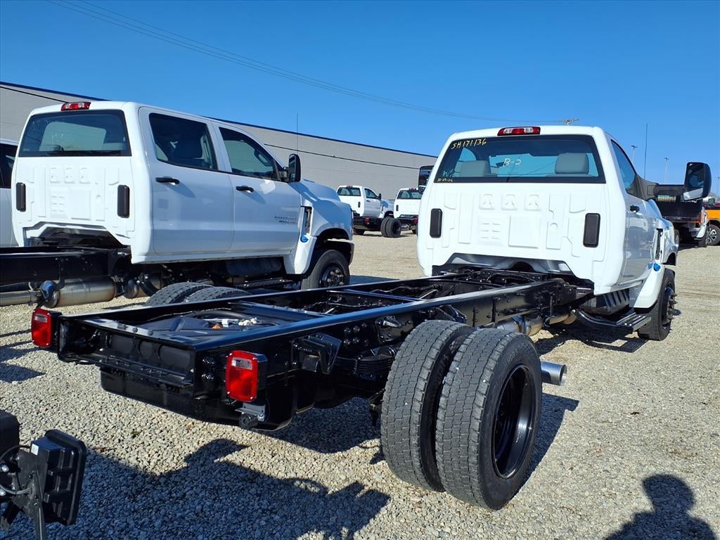 2025 Chevrolet Silverado 6500 HD Work Truck