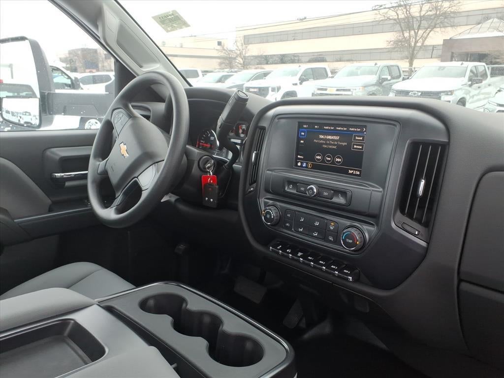 2025 Chevrolet Silverado 6500 HD Work Truck