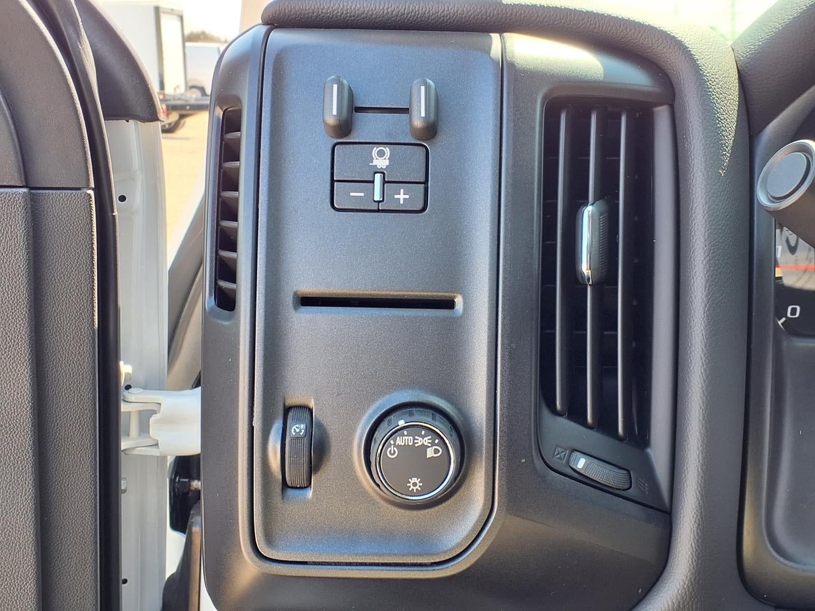 2025 Chevrolet Silverado 5500 HD Work Truck