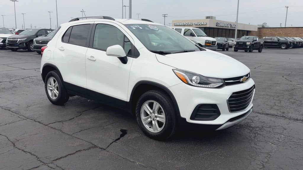 Used 2022 Chevrolet Trax LT with VIN KL7CJPSM4NB565492 for sale in Center Line, MI