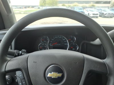 2025 GMC Savana Cutaway 3500 1WT
