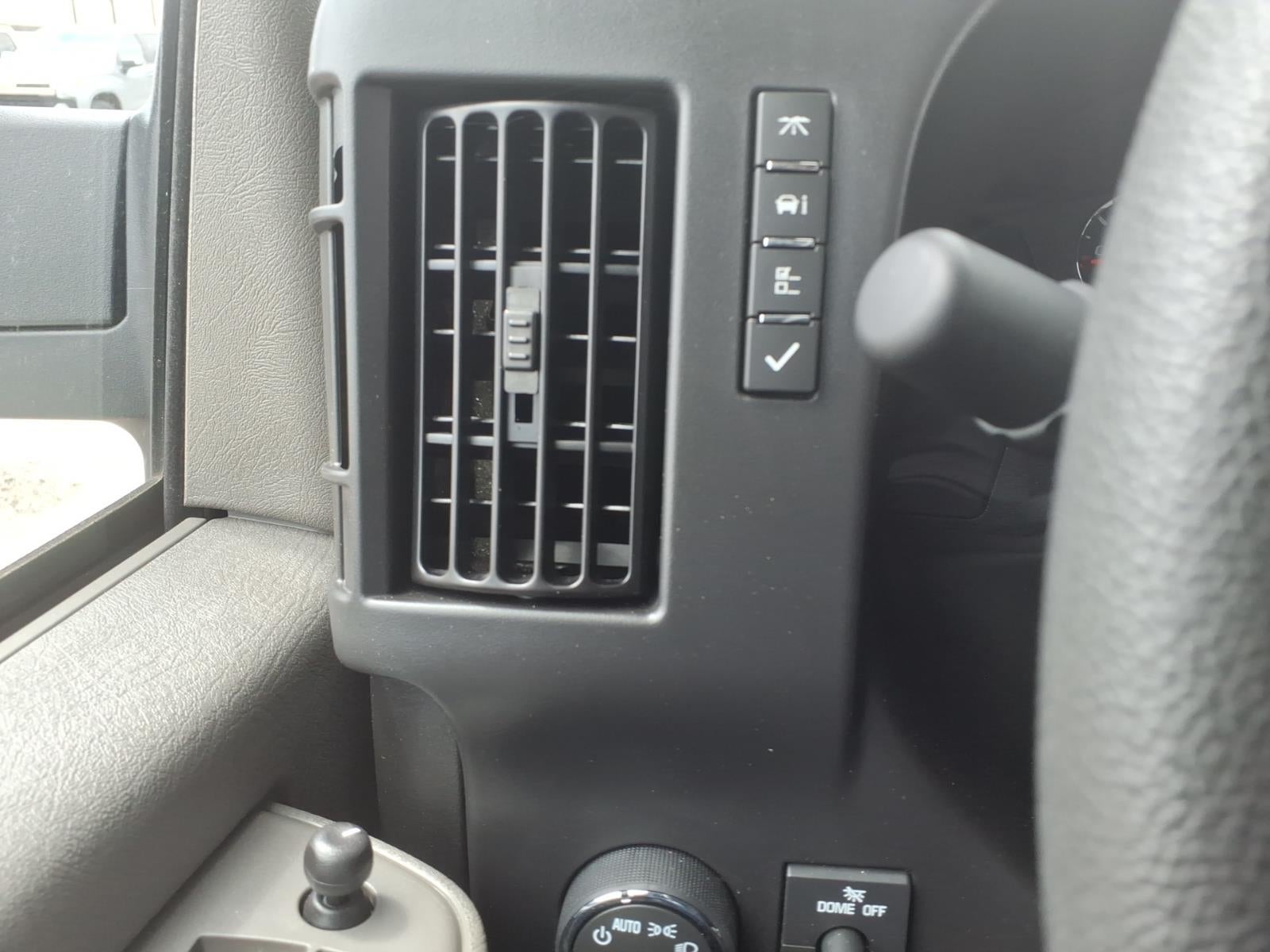 2025 GMC Savana Cutaway 3500 1WT