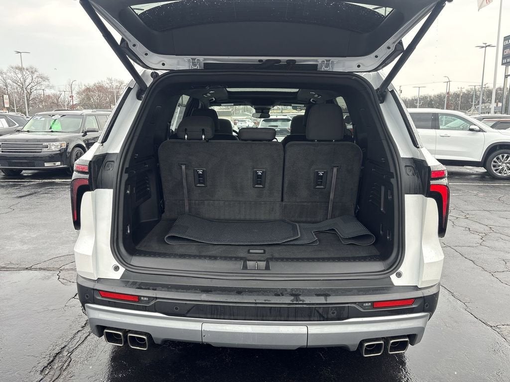 2024 Chevrolet Traverse LT