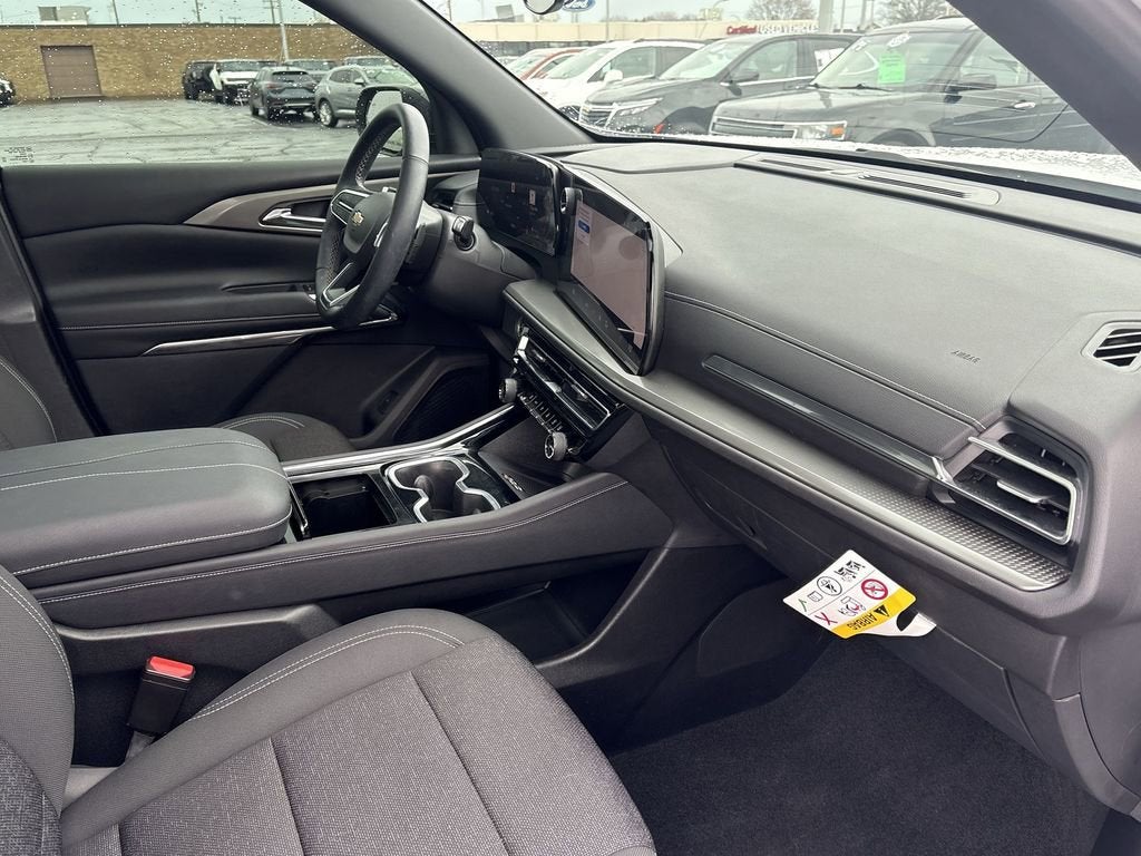 2024 Chevrolet Traverse LT